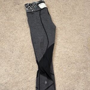 Lululemon Athletica Gray and Black Capris